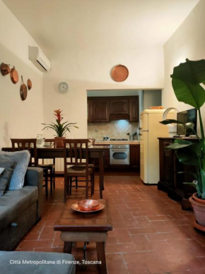 overlooking’s Duomo apartment in Mercato Centrale